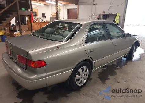 2001 Toyota Camry Le from USA, damaged, VIN JT2BG22K810546666